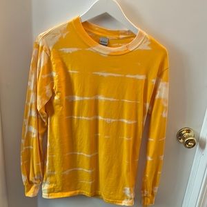 Yellow and white bleach crewneck